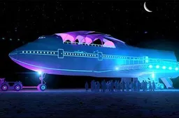 Superchille Boeing 747 transformeert in grootste voertuig ooit op Burning Man