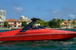 Deze prachtige Riva X Ferrari speedboot is te koop