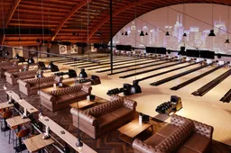 Je kunt vanaf vandaag voor het eerst strikes gooien op deze designbowlingbaan in Nederland