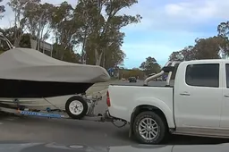 Dashcam compilatie laat de grootste wegpiraten uit Australië zien