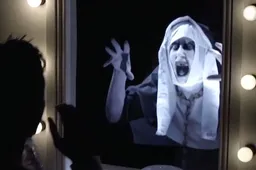 Mensen schrikken zich helemaal lam bij horrorprank