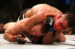 Nate Diaz verslaat Conor McGregor in bloederige titanenstrijd