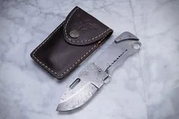 Dit opvouwbare mes kan zo mee in je portemonnee