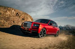 De koningen van de weg gaan voor de Rolls Royce Cullinan