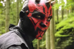 Zie hoe Darth Maul een groep jonge Jedi's van zich af moet slaan in brute Star Wars fan film
