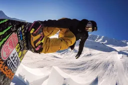 Dayumm is de creatiefste snowboard film van het jaar