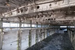 Dude maakt epische film in scary verlaten gebouw