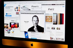 De versleten sandalen van Steve Jobs worden geveild voor tienduizenden dollars