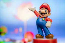 De wereldberoemde stem van Mario kapt ermee