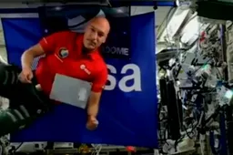 Astronaut geeft dj optreden in de ruimte en scoort primeur