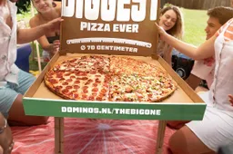 Deze gigantische pizza van 70 centimeter kun je vanaf nu bestellen