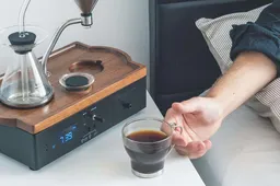 Stap altijd met je goede been uit bed door deze 'koffiewekker'