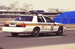 13-jarig meisje rijdt 160 kilometer per uur in gestolen auto tijdens politieachtervolging