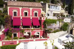 De kleurrijke Italiaanse villa aan de Amalfikust van je dromen