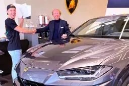 Enzo Knol trakteert zichzelf op een Lamborghini Urus