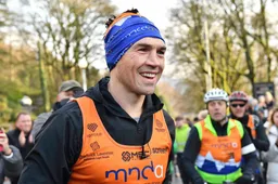 Rugby-legende Kevin Sinfield rent zeven marathons in zeven dagen voor goed doel