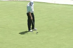 Putten gaat he-le-maal mis bij golfprof Ernie Els tijdens Masters in Augusta