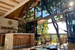Airbnb’s most special: slapen op grote hoogte in deze zieke boomhut