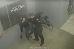 Mafklapper probeert een fiets te stelen bij een politiebureau
