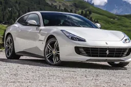 Ferrari GTC4Lusso is de gezinsbak voor jou en jouw koters