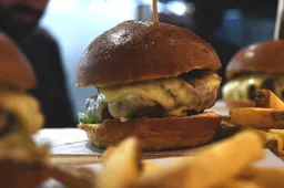 Brute Burgers serveert verse hamburgers in unieke ambiance