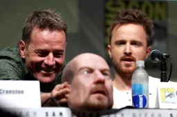 De geniale pranks die Bryan Cranston uithaalde bij Aaron Paul op de set van Breaking Bad