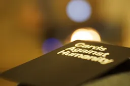 Cards Against Humanity zoekt werknemers om grove grappen te bedenken