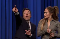 Jimmy Fallon swingt de pannen van het dak met J. Lo in topvorm