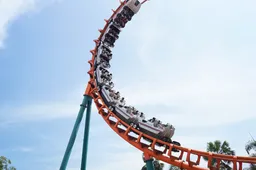 Een ritje in de snelste en grootste dive coaster van de wereld