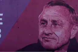 Prachtige muurschildering van Johan Cruijff pronkt op Estadi Johan Cruyff