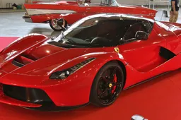 Uniek kijkje in Ferrari fabriek in Maranello voor 70e verjaardag