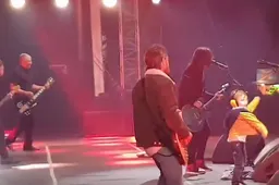 Frontman Dave Grohl nodigt 5-jarige fan van de Foo Fighters uit op podium en het jochie steelt de show