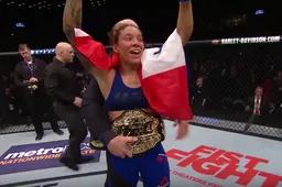 Germaine de Randamie vecht tegen Marion Reneau tijdens UFC Fight Night Rotterdam