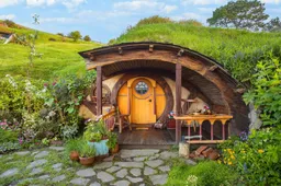 Grijp je kans en slaap in het enige echte Hobbithuis uit Lord of the Rings
