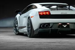 Lamborghini-reclame raakt alle erogene zones