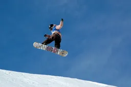 Sneeuwkoning Shaun White showt wederom bizar vette stunts