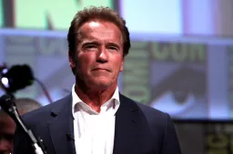 Arnold Schwarzenegger onthult dat hij al aan het filmen is voor de Terminator reboot