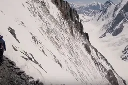 Dude skiet als eerste ooit van tweede hoogste berg van de wereld