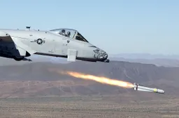 De Amerikaanse luchtmacht test geavanceerd wapentuig op kansloze Hummer