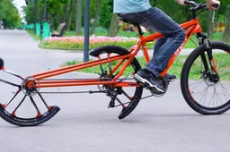 Deze fiets met twee halve achterbanden bewijst dat wiskunde niet saai hoeft te zijn