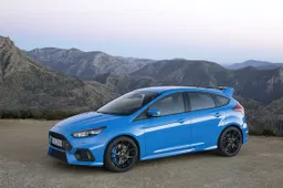 FHM test nieuwe Ford Focus RS