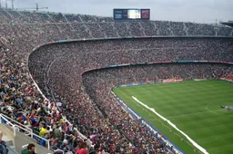 Volgens 14 miljoen stemmen zijn dit de 40 beste voetbalstadions ter wereld