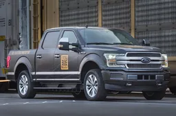 Elektrische Ford F150 showt gigantische trekkracht