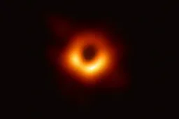 Historisch moment: allereerste foto van de Black Hole in de ruimte