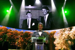 Frank Rijkaard brengt fenomenale ode aan Johan Cruijff op Sportgala