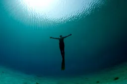 Spaanse freediver kan langer dan 24 minuten zijn adem inhouden