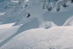 Franse snowboarder scheurt over de hellingen van de Mont Blanc in nieuwe film