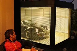 Duitser wil altijd naar zijn geliefde Porsche 911 kunnen gluren en bouwt unieke garage