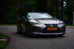 Luxueus jagen in een stijlvolle hybride genaamd de Lexus LC 500h