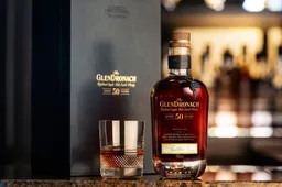 Er komen slechts twee van deze bijzondere GlenDronach flesjes whisky naar Nederland